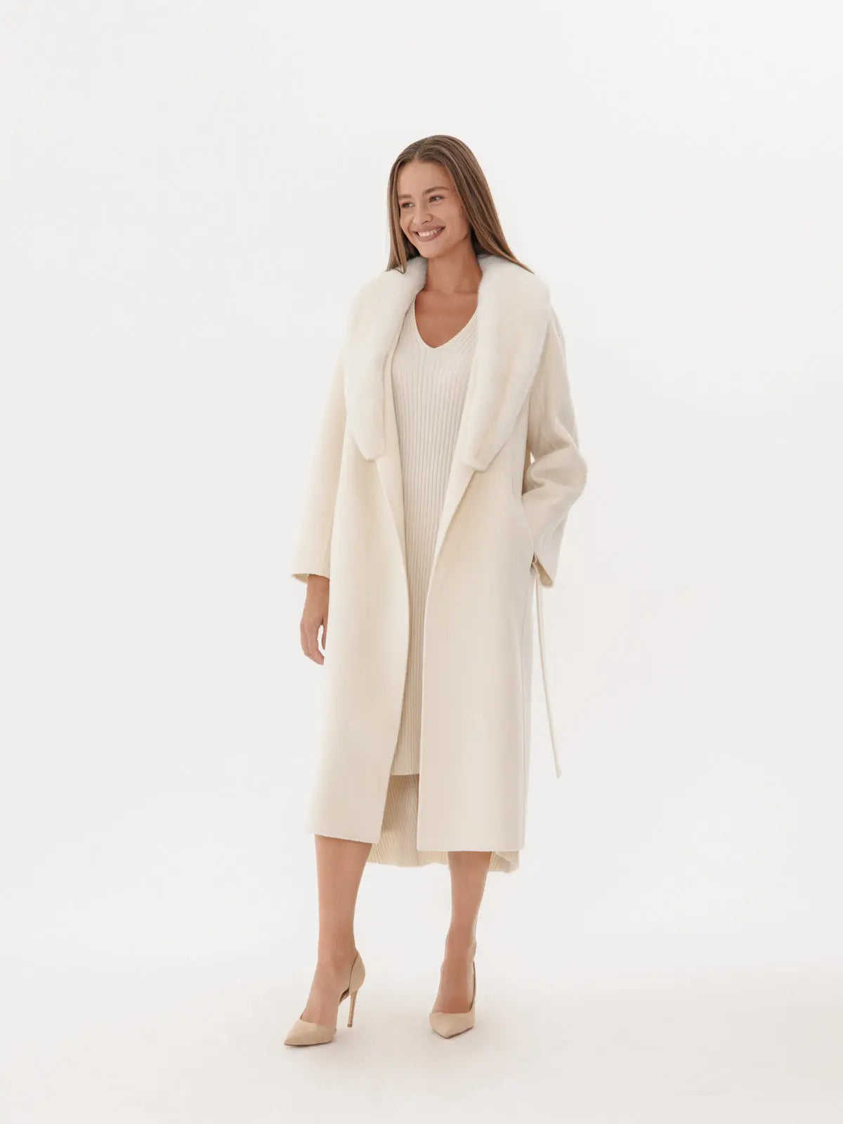 Cashmere coat with one piece English sable fur collar