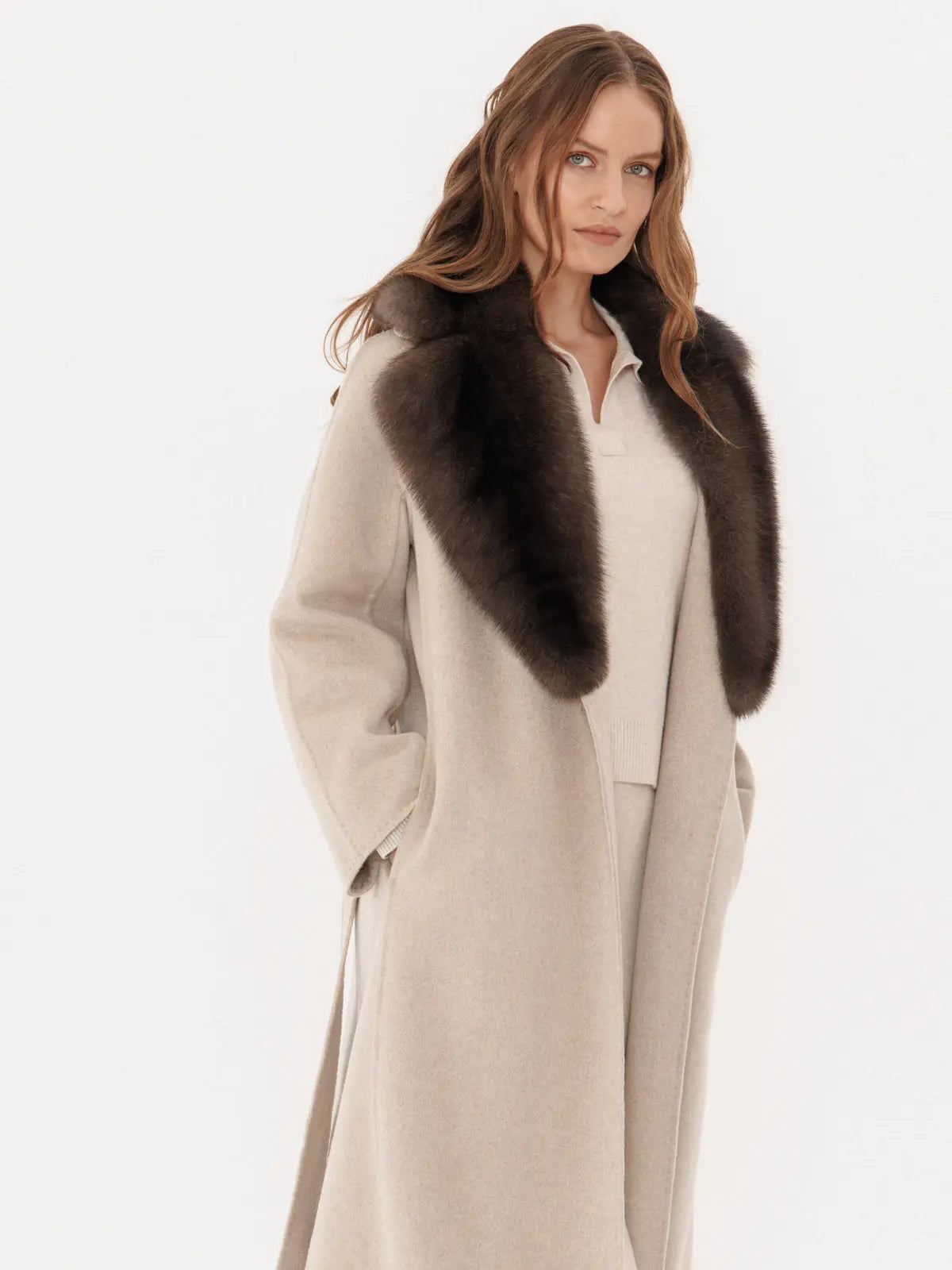 Cashmere coat with one piece sable fur collar