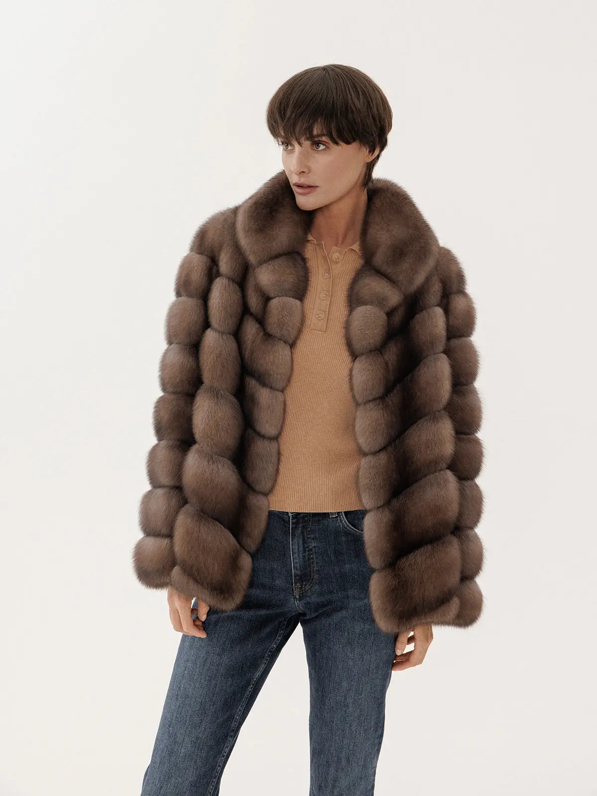 Short coat sable fur coat with stand-up collar