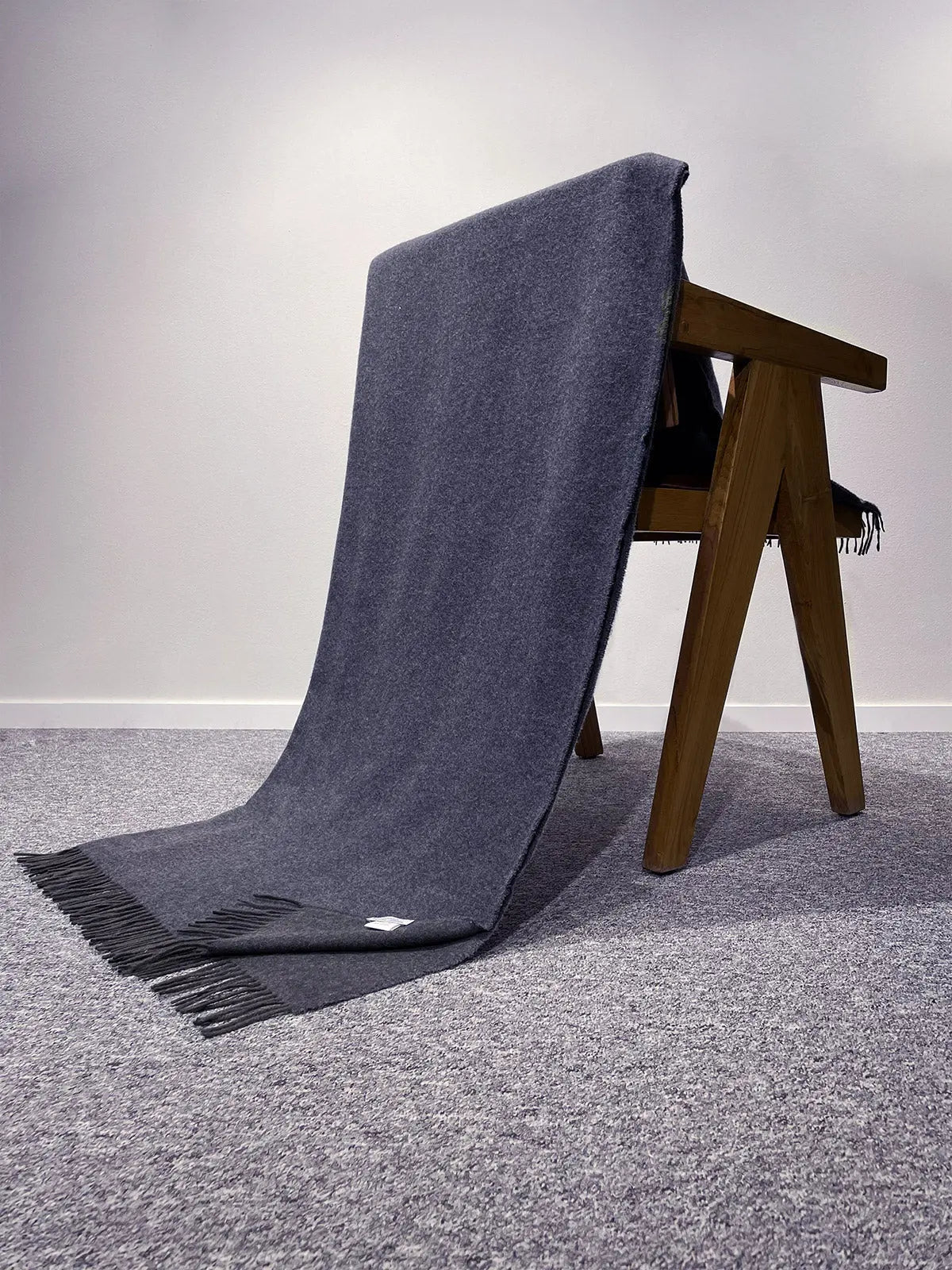 Cashmere blanket in dark gray shade